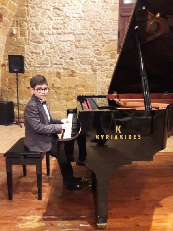 Учениците на Елена Юлиянова участваха в два концерта в Кипър