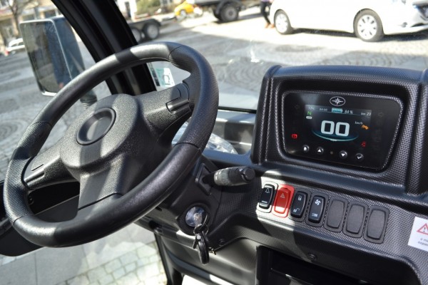 Новият мултифункционален електромобил пристигна в Казанлък