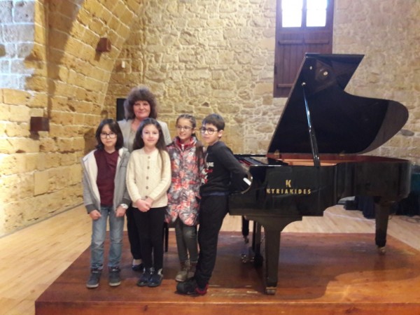 Учениците на Елена Юлиянова участваха в два концерта в Кипър