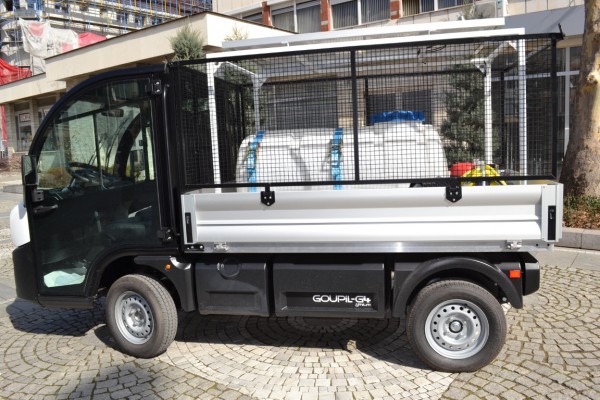 Новият мултифункционален електромобил пристигна в Казанлък