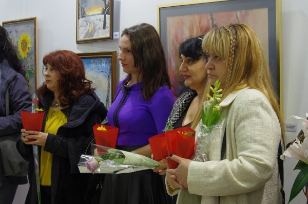 Реверанс към “Женското начало“ в творчеството на Казанлък