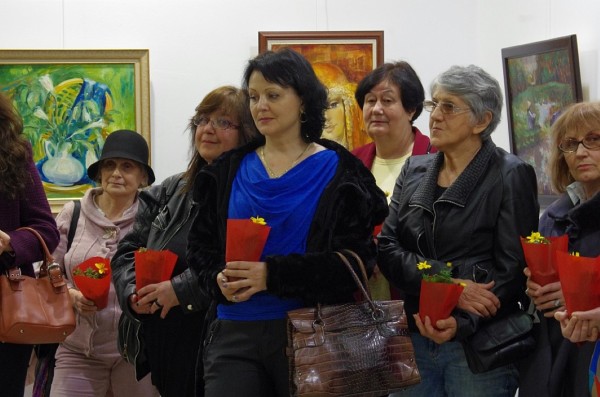 Реверанс към “Женското начало“ в творчеството на Казанлък