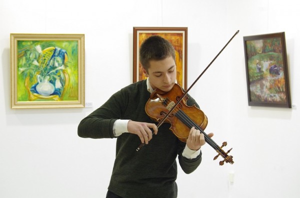 Реверанс към “Женското начало“ в творчеството на Казанлък