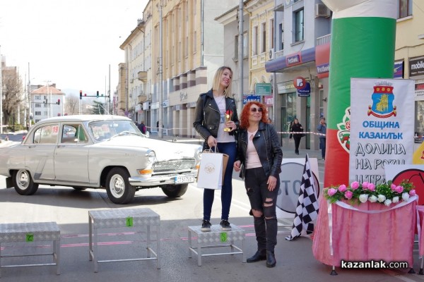 Две учителки и бивша професионална състезателка грабнаха купите на дамския автомобилен турнир
