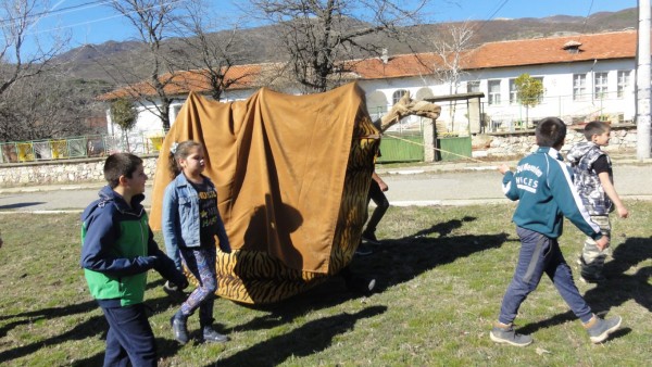 С кукерски игри ясеновци си взеха прошка