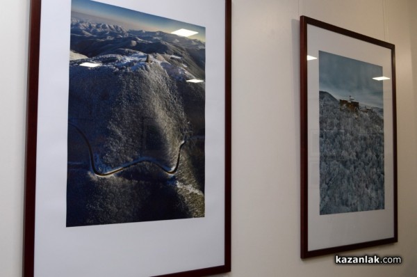 Откриха фотоизложбата “Аерография“ на Явор Мичев