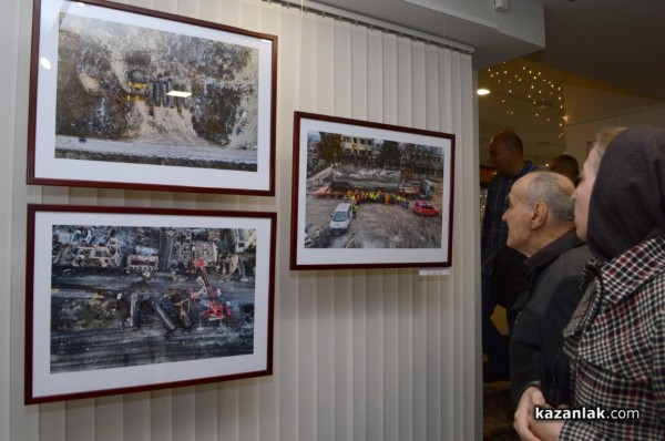 Откриха фотоизложбата “Аерография“ на Явор Мичев