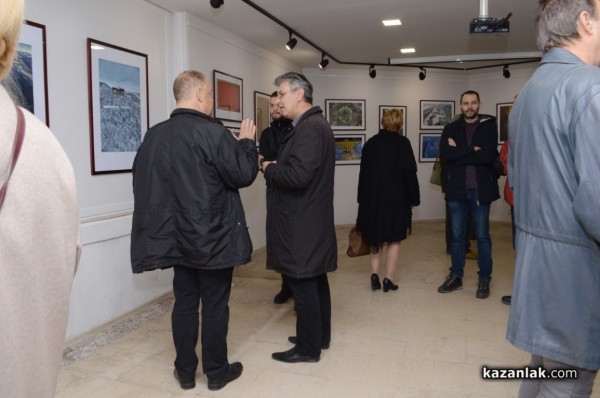 Откриха фотоизложбата “Аерография“ на Явор Мичев