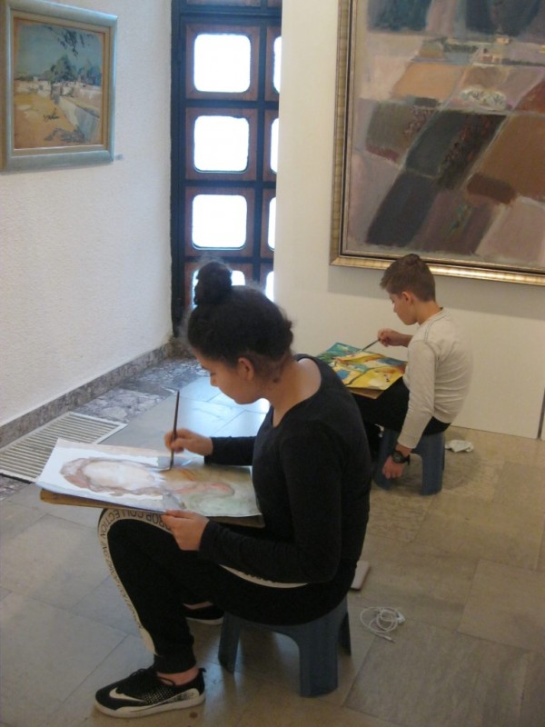 Малките художници от “Арт линия“ прерисуваха картини на Дечко Узунов