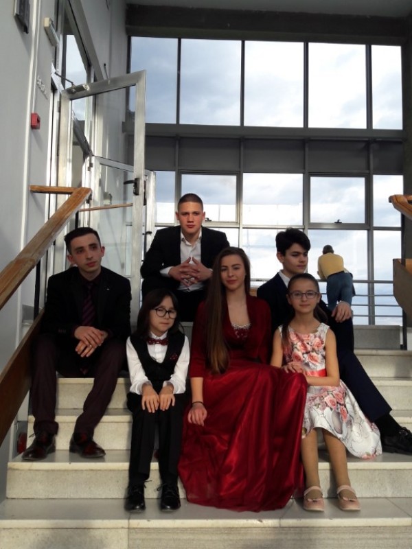 Шест първи награди за пианистите на Елена Юлиянова от националния конкурс в София 