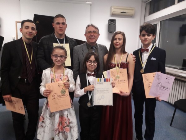 Шест първи награди за пианистите на Елена Юлиянова от националния конкурс в София 