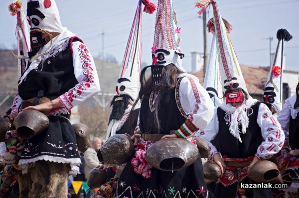 Стотици кукери отново ще обагрят площада на село Турия в събота