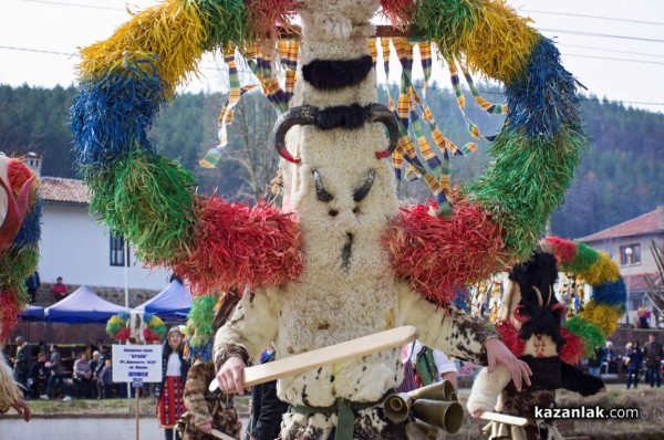 Стотици кукери отново ще обагрят площада на село Турия в събота