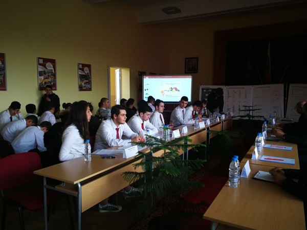 Младите архитекти от Механото представиха свой проект за парк