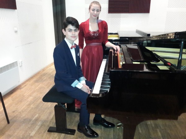 Шест първи награди за пианистите на Елена Юлианова 