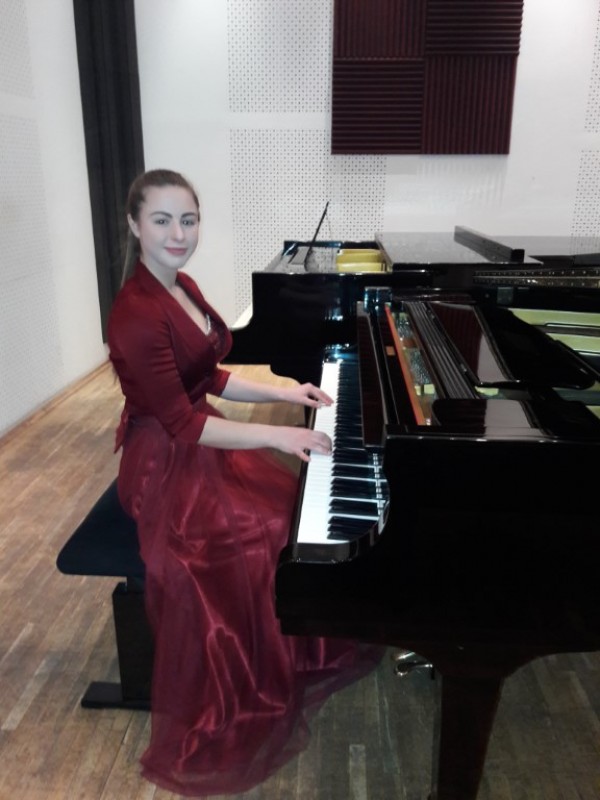 Шест първи награди за пианистите на Елена Юлианова 