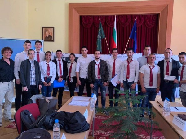 Младите архитекти от Механото представиха свой проект за парк