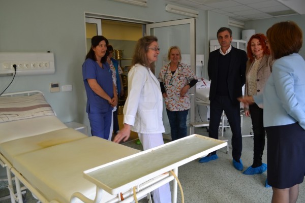 Кметът и председателят на Общинския съвет се срещнаха с екипа на болницата