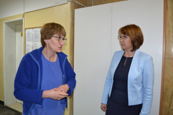 Кметът и председателят на Общинския съвет се срещнаха с екипа на болницата