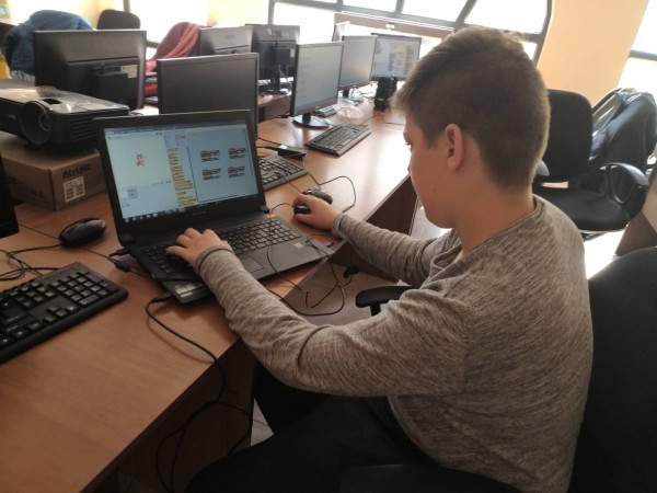 Малките програмисти завършиха обучението си с роботите “Финч“