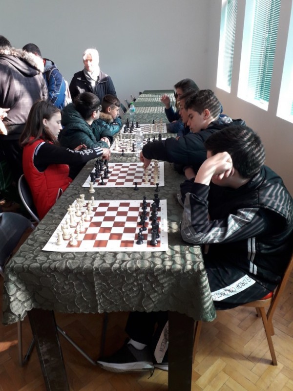 Най-добрите шахматисти в Казанлък са учениците от ПГ “Иван Хаджиенов“ и ОУ “Мати Болгария“