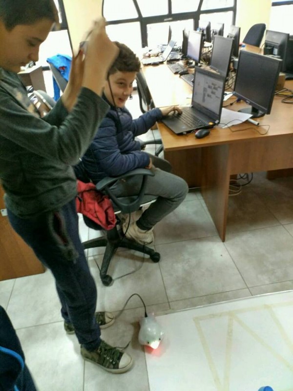 Малките програмисти завършиха обучението си с роботите “Финч“