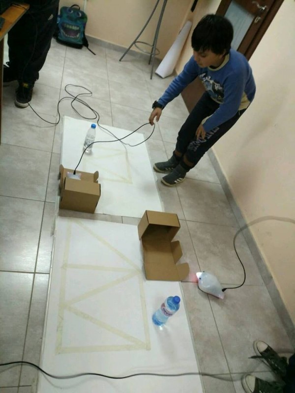 Малките програмисти завършиха обучението си с роботите “Финч“