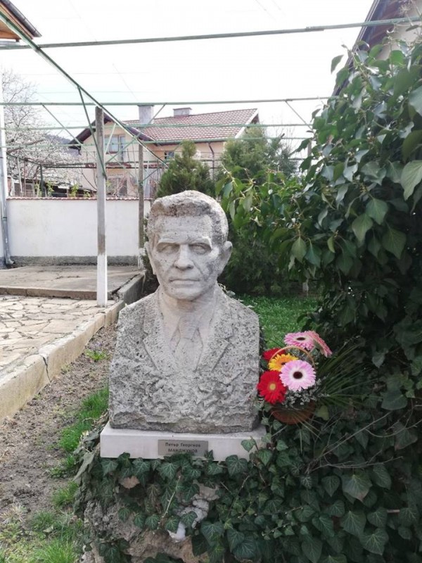 Град Шипка стана по-зелен в Седмицата на гората