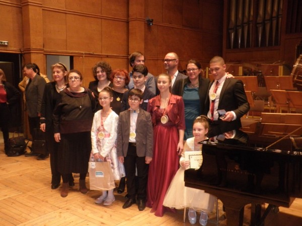 Казанлъшки пианисти обраха наградите от престижни конкурси в София       