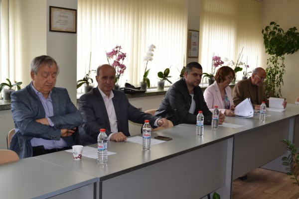 Общинските съветници търсят най-доброто решение за имота в Несебър