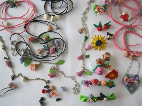 Деца и родители участваха в цветна работилница в “Ателието“