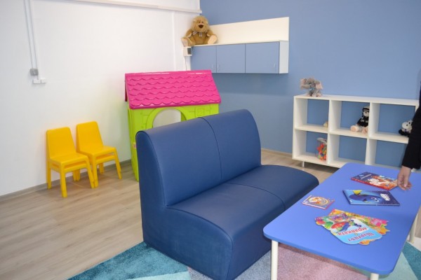 „Спешен център за настаняване на деца в риск“ и „Синя стая” бяха официално открити днес в Центъра за обществена подкрепа в Казанлък