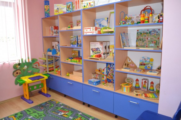 „Спешен център за настаняване на деца в риск“ и „Синя стая” бяха официално открити днес в Центъра за обществена подкрепа в Казанлък