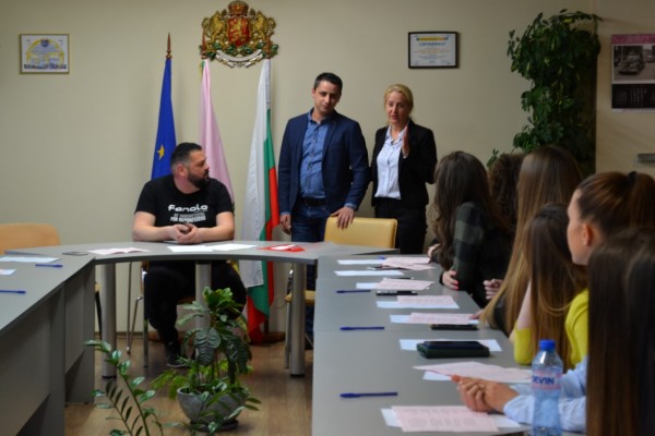 Първа среща на кандидатките за Царица Роза 2019