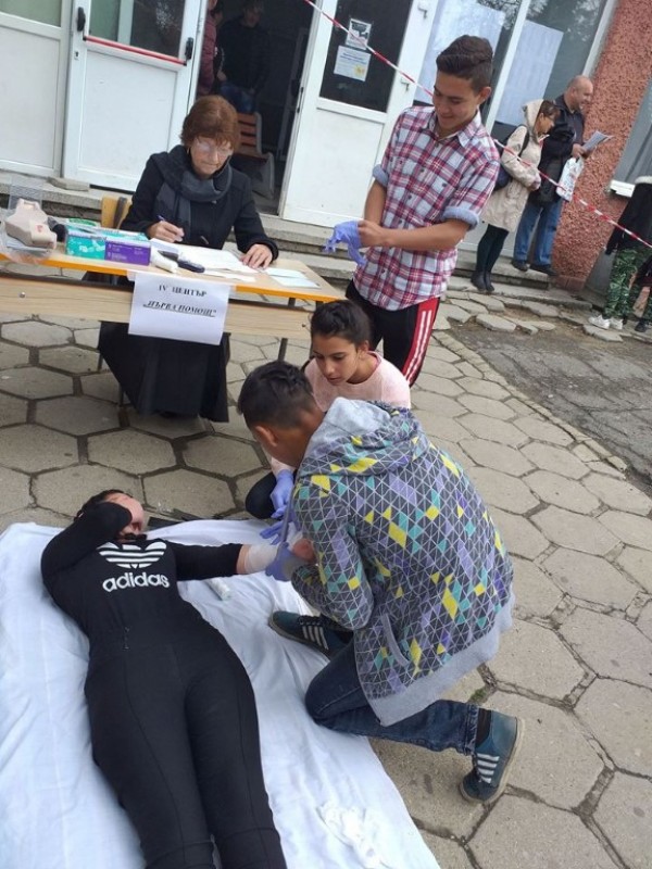 Ученици мериха сили в състезание по защита при бедствия и пожари