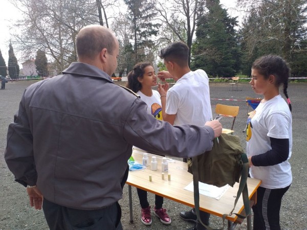 Ученици мериха сили в състезание по защита при бедствия и пожари