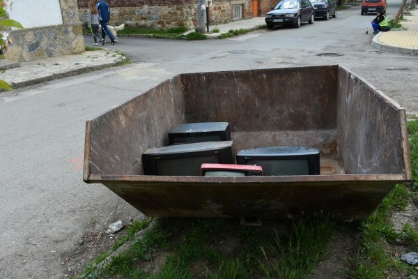 Поради слабото участие кампанията по почистване на Казанлък ще продължи до 29-и април