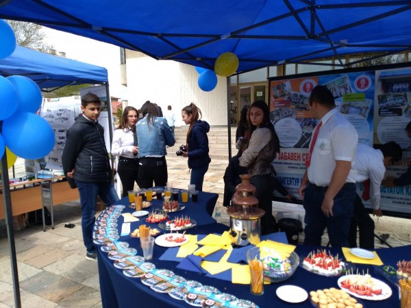 Щандове и демонстрации показаха професионалното образование в Казанлък днес