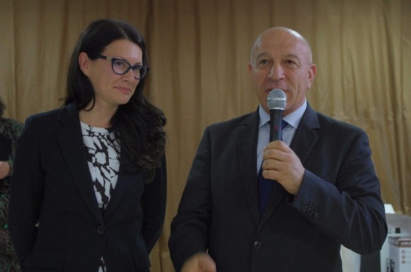 Старейшени ГЕРБ и депутатът Борис Кърчев с дарение за новия пенсионерски клуб в града