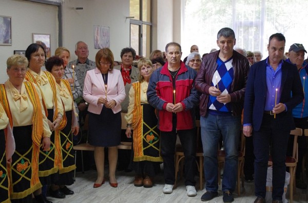 Старейшени ГЕРБ и депутатът Борис Кърчев с дарение за новия пенсионерски клуб в града