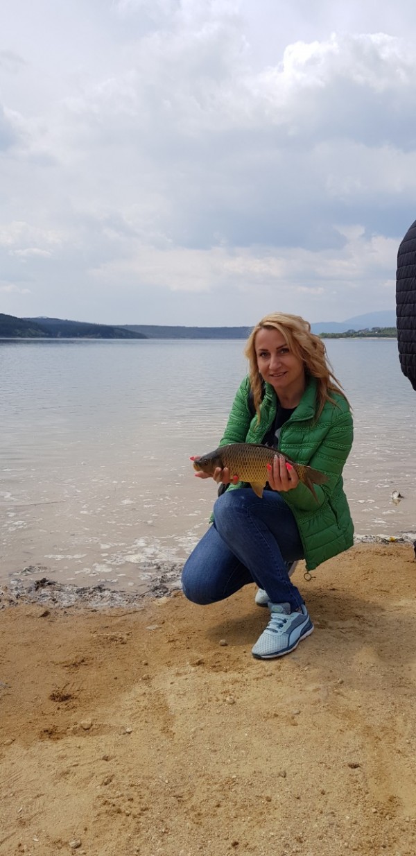 600 кг. шаран пуснаха във водите на язовир Копринка