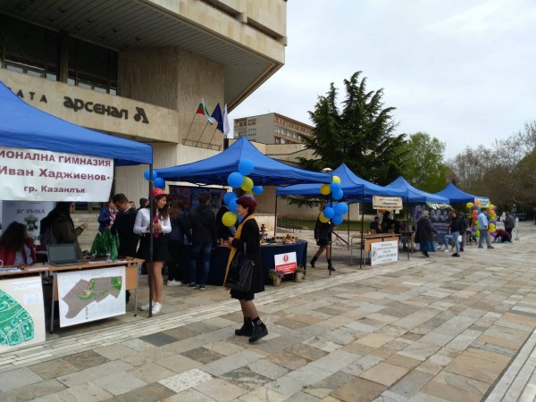 Щандове и демонстрации показаха професионалното образование в Казанлък днес