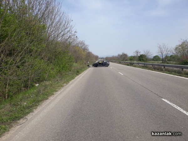 Жена с две деца катастрофира на главния път край Черганово