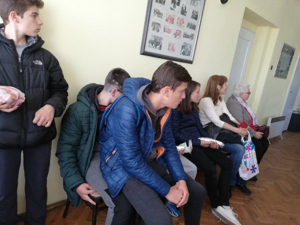 Обаятелната Гълъбина гостува на читалището в Енина