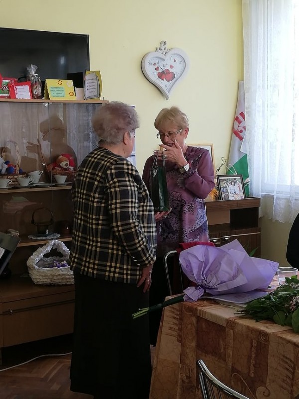 Обаятелната Гълъбина гостува на читалището в Енина