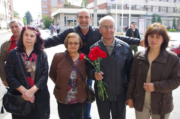 Казанлъчани почетоха Априлското въстание пред плочата на Стефан Почеков