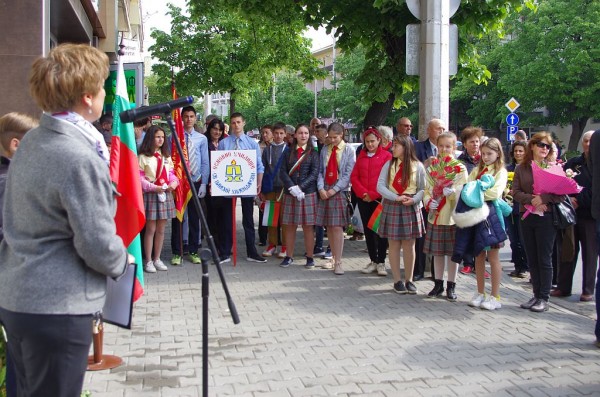 Казанлъчани почетоха Априлското въстание пред плочата на Стефан Почеков