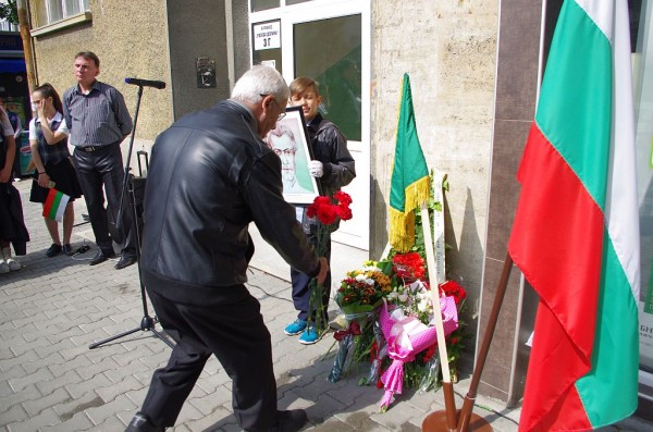 Казанлъчани почетоха Априлското въстание пред плочата на Стефан Почеков