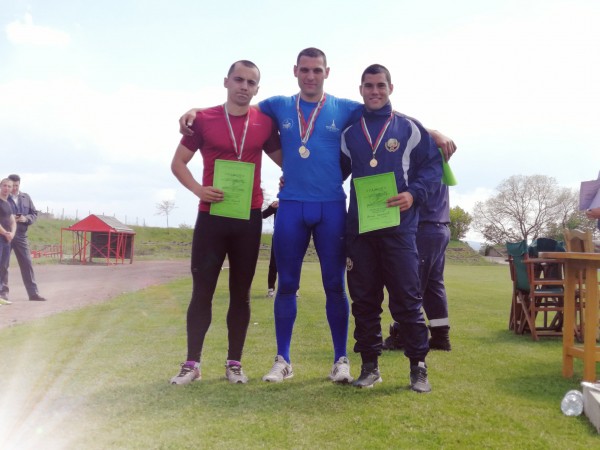 Казанлъшките огнеборци грабнаха първо място в състезание по пожароприложен спорт