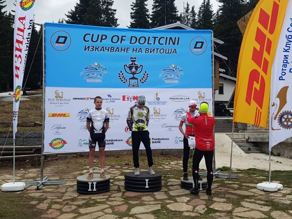 Казанлъшките колоездачи с медали от Купа Долчини 2019